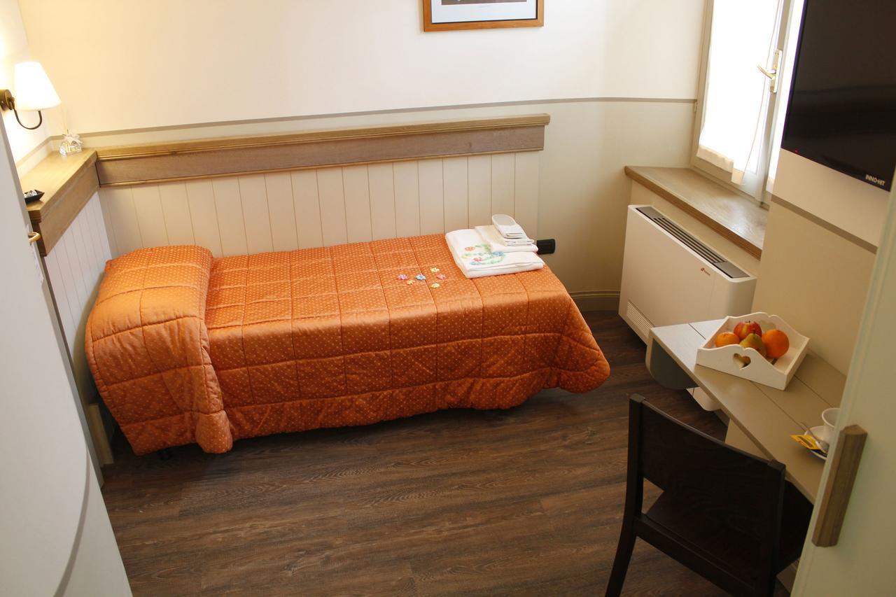 Albergo Benito Norcia Bagian luar foto